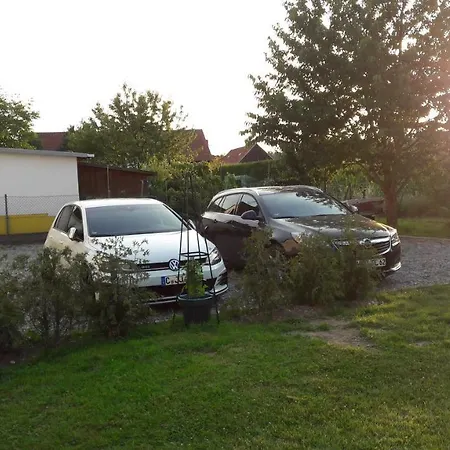 Apartmán Ferienwohnung-mina Burgau
